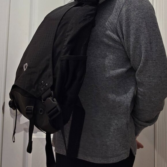 OAKLEY Tactical Sling Bag From The Oakley Design Team back in 2008 -Like New - Picture 5 of 12